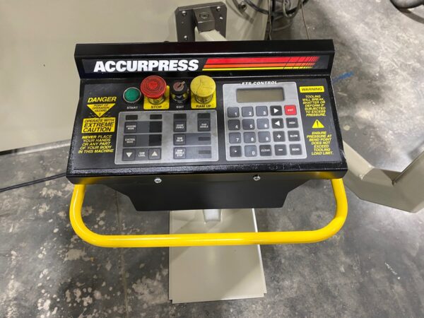 Accurpress Advantage 130 ton x 10 CNC Press Brake - Image 3