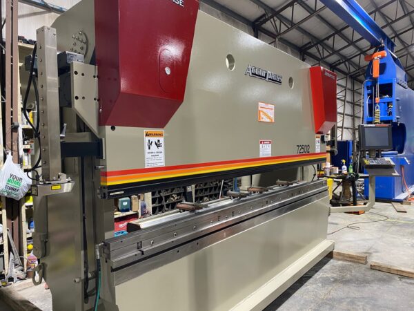 Accurpress Advantage 250 Ton x 12 CNC Hydraulic Press Brake - Image 2