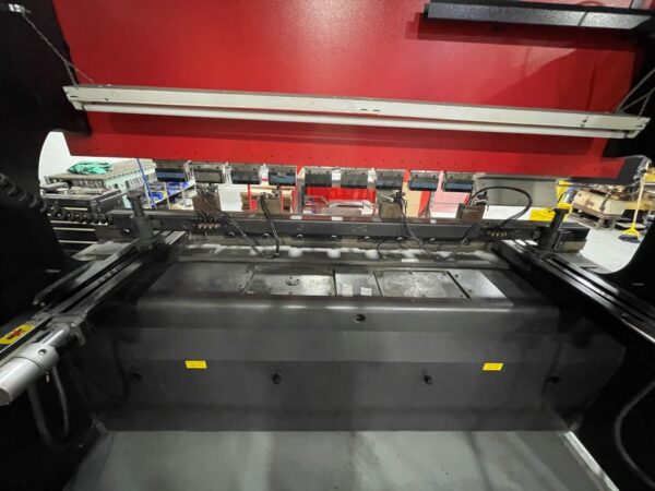 Amada FBD 1030E CNC Hydraulic Press Brake - Image 3