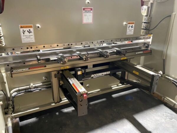 Accurpress Advantage 175 Ton CNC Hydraulic Press Brake - Image 4