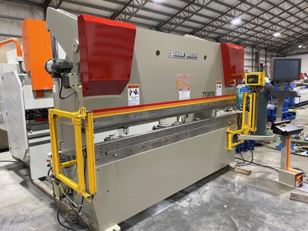 Accurpress 130 Ton with WILA Crowning & Clamping Model 713010 - Image 4